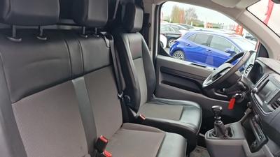 Citroën Jumpy Fourgon m bluehdi 120 ss bvm6 driver 300 nm