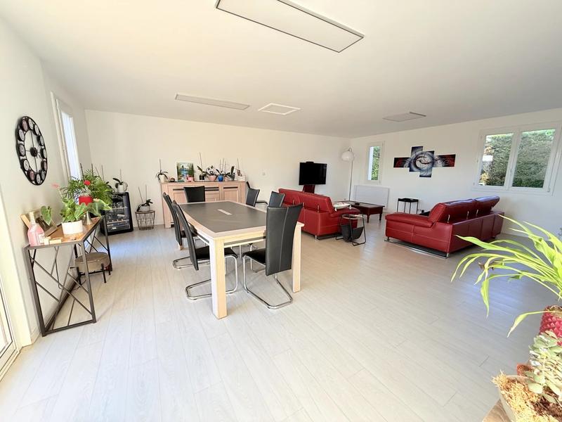 Maison - 140 m² - 5 pièces