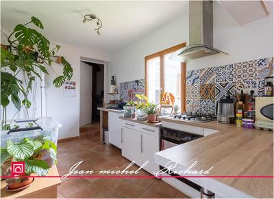 Maison - 221 m² - 9 pièces