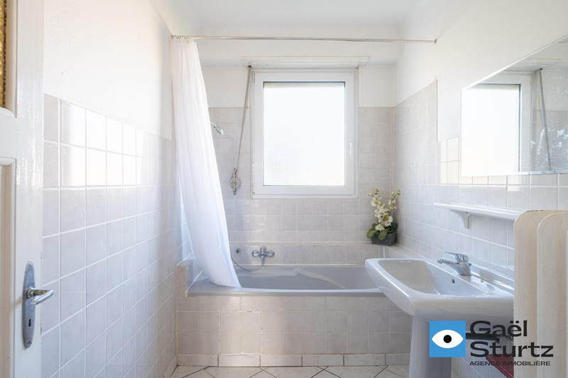 Maison - 300 m² - 11 pièces