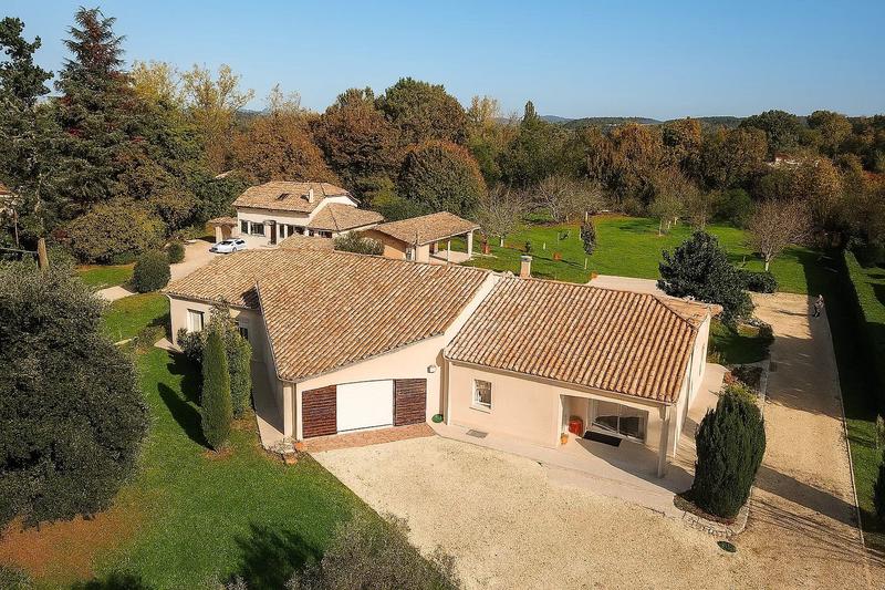 Maison - 200 m² - 5 pièces