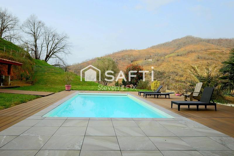 Maison - 240 m² - 6 pièces