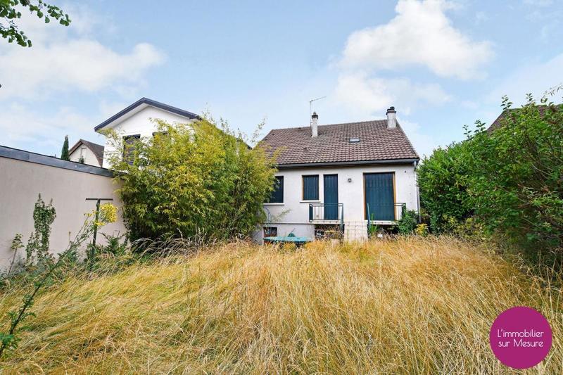 Maison - 270 m² - 6 pièces