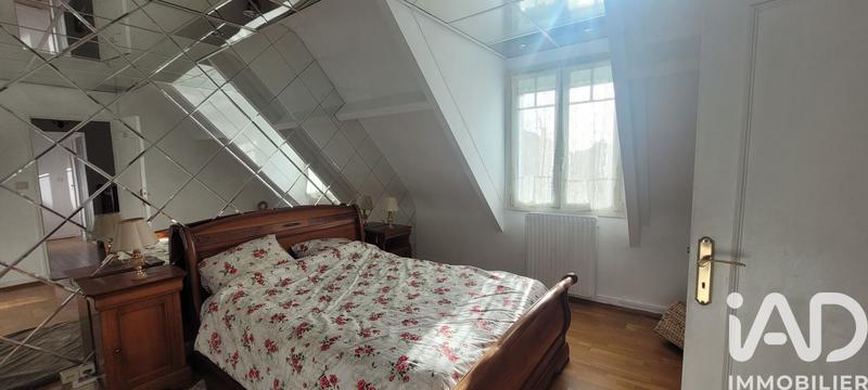 Maison - 221 m² - 7 pièces