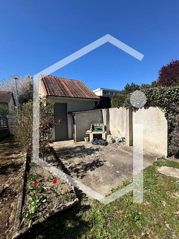 Maison - 80 m² - 4 pièces