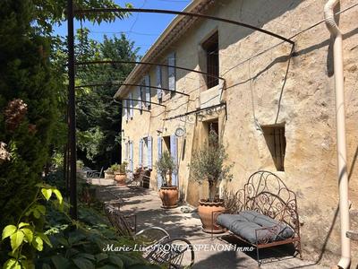 Mas - 273 m² - 10 pièces