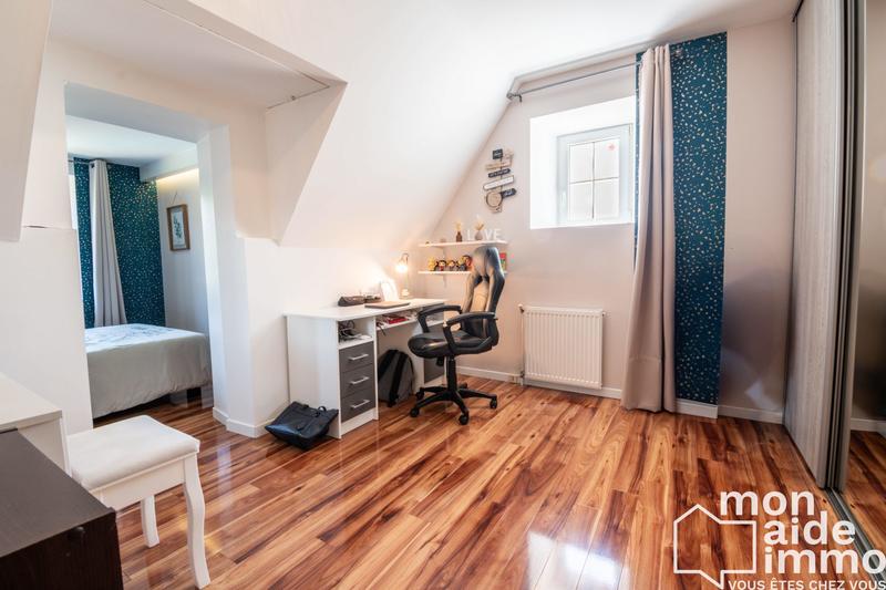 Maison - 240 m² - 10 pièces