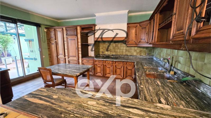 Appartement - 177 m² - 6 pièces