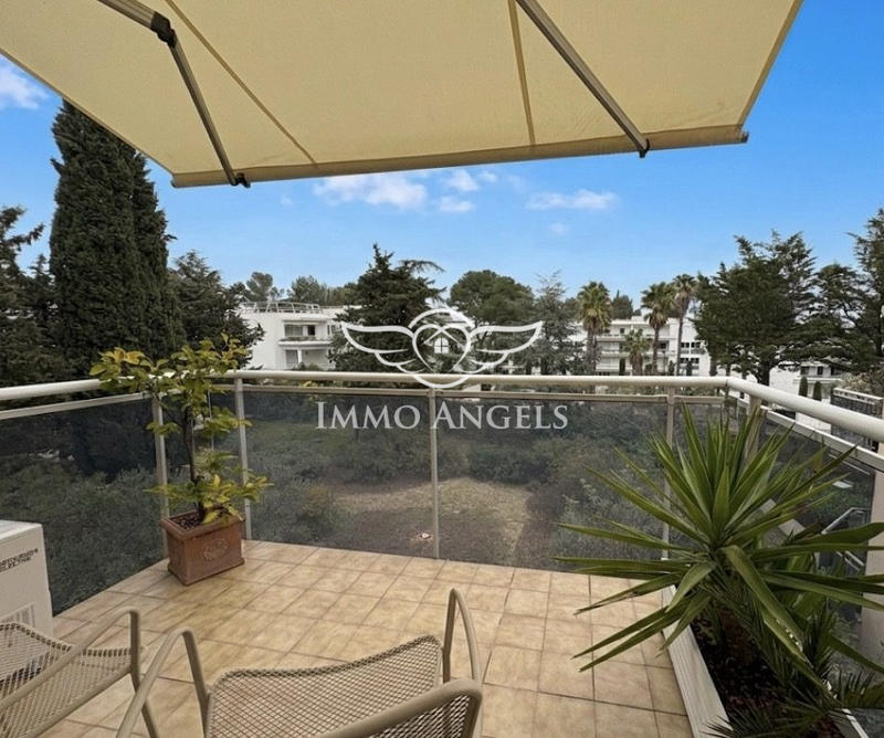 Appartement - 99 m² - 5 pièces