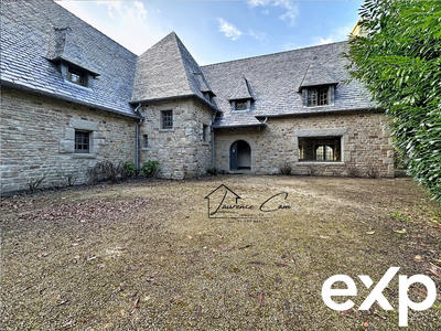 Maison - 404 m² - 12 pièces