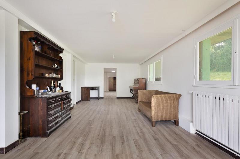 Propriété - 219 m² - 6 pièces