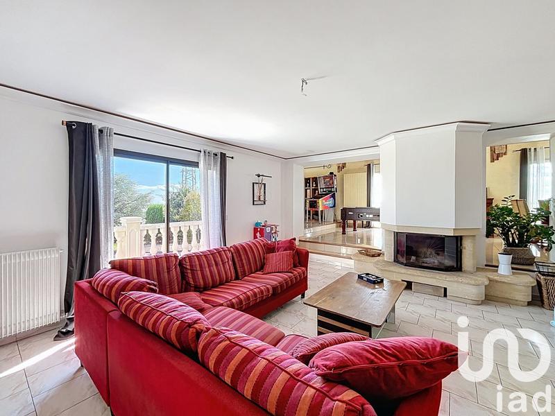 Maison - 240 m² - 5 pièces