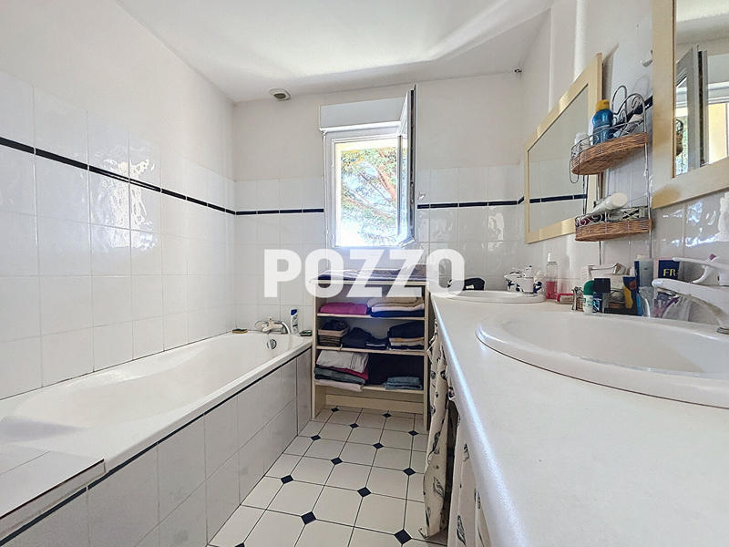 Maison - 134 m² - 8 pièces