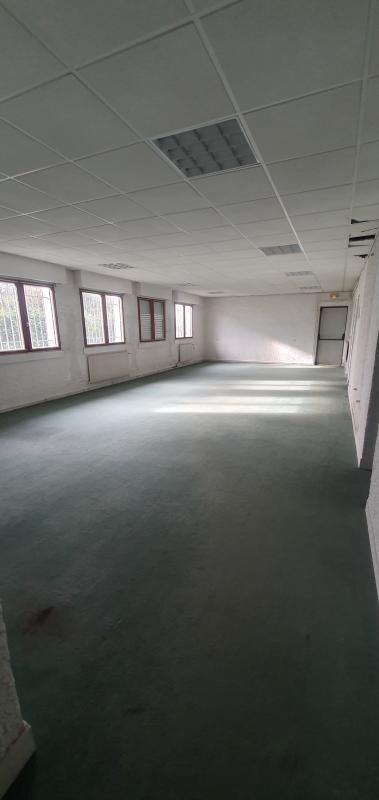 Local d'activité / Entrepôt - 334 m² - 12 pièces