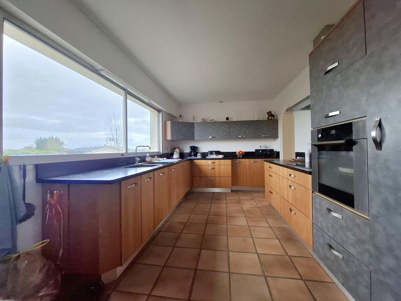 Maison - 279 m² - 9 pièces