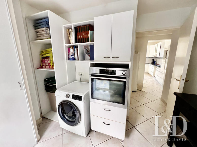 Maison - 240 m² - 10 pièces