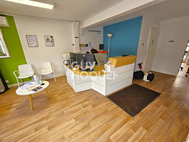 Local commercial - 295 m² - 16 pièces