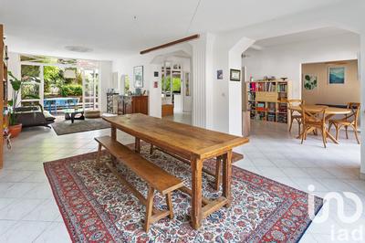 Maison - 205 m² - 5 pièces