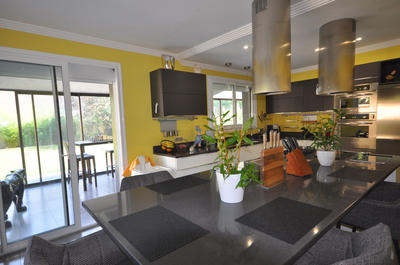 Maison - 300 m² - 10 pièces