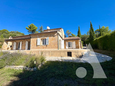 Maison - 180 m² - 6 pièces