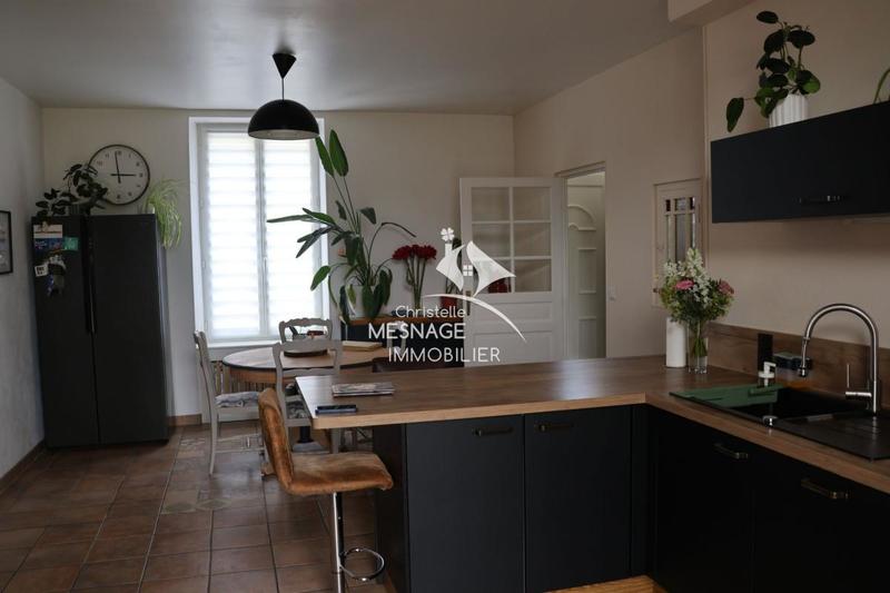 Demeure - 224 m² - 8 pièces