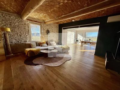 Maison - 257 m² - 8 pièces