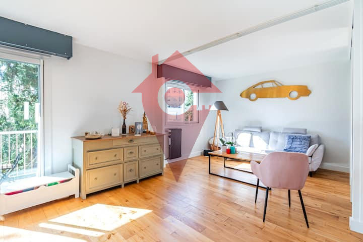 Appartement - 100 m² - 3 pièces