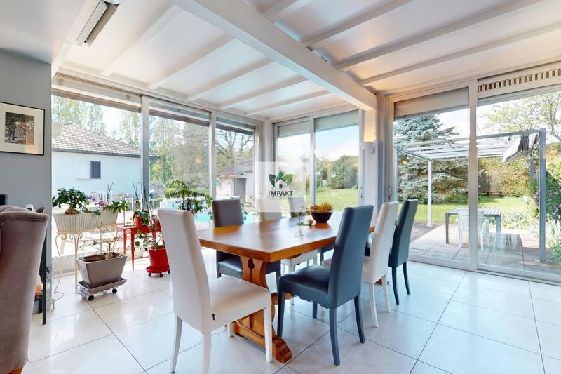 Villa - 231 m² - 8 pièces