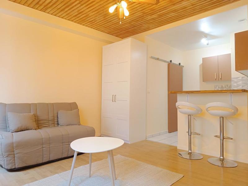 Studio - 25 m² - 1 pièce