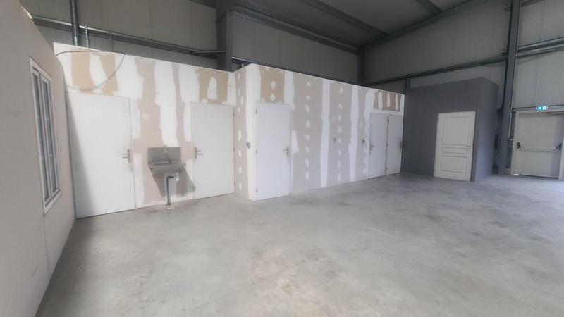 Entrepôt - 597 m²