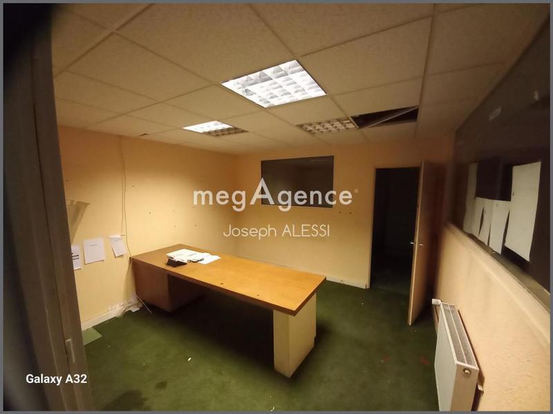 Bureau - 274 m² - 18 pièces