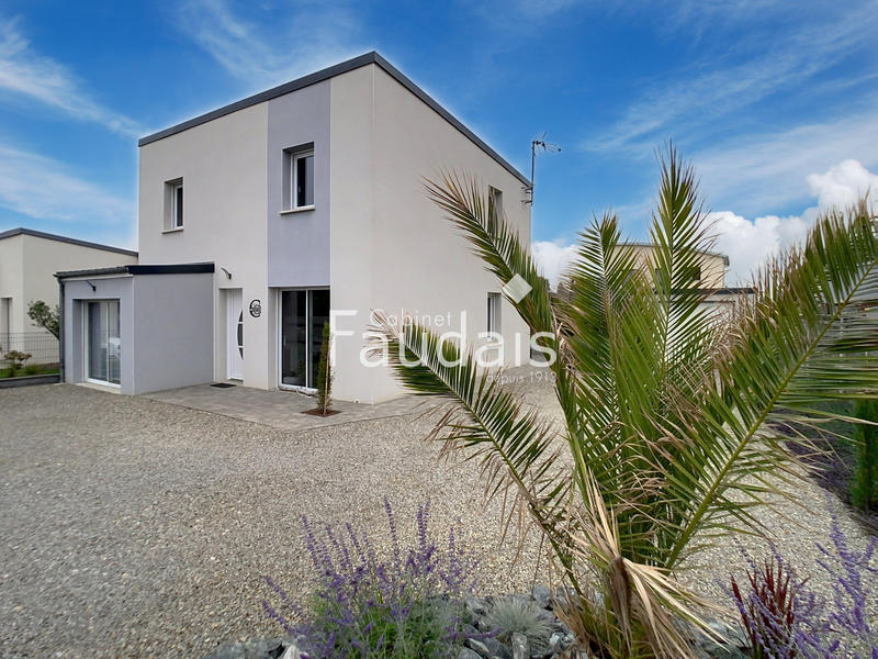 Maison - 103 m² - 5 pièces