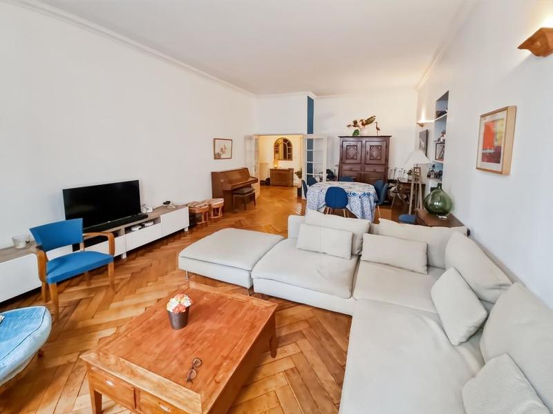 Appartement - 147 m² - 6 pièces