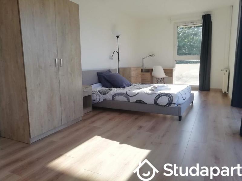 Chambre - 11 m² - 1 pièce