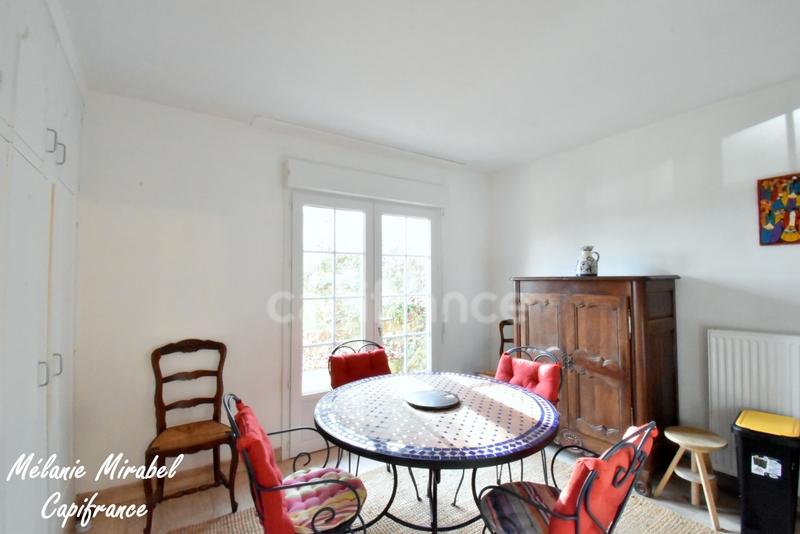 Maison - 186 m² - 10 pièces