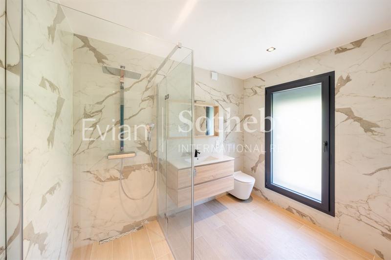 Maison - 276 m² - 7 pièces