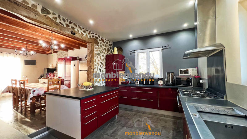 Maison traditionnelle - 187 m² - 7 pièces