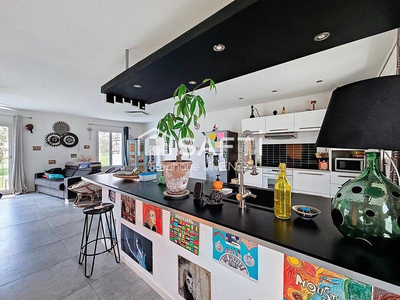 Maison - 140 m² - 5 pièces