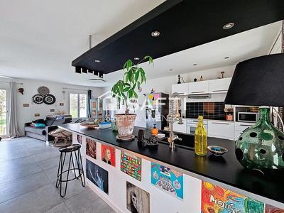 Maison - 140 m² - 5 pièces