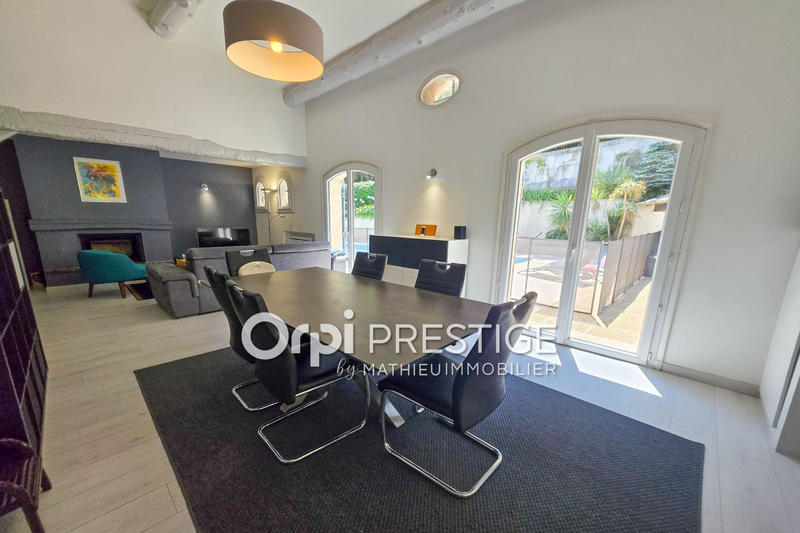 Maison - 280 m² - 14 pièces