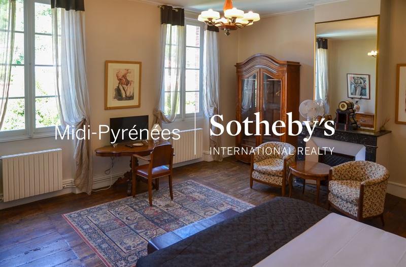 Maison - 450 m² - 11 pièces