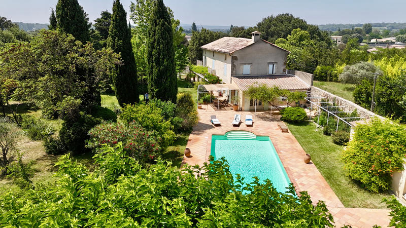 Mas - 250 m² - 8 pièces