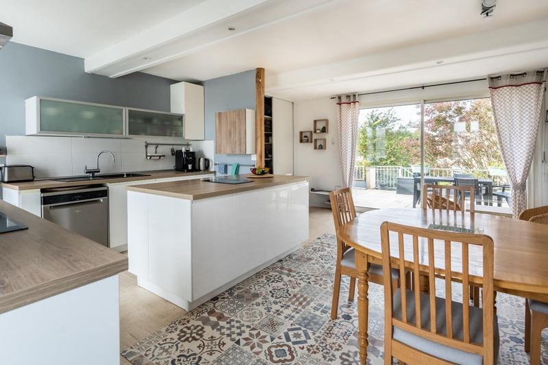 Demeure - 249 m² - 17 pièces