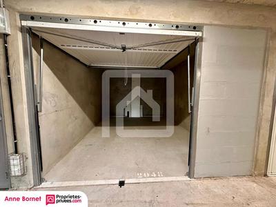 Parking / Garage - 16 m²