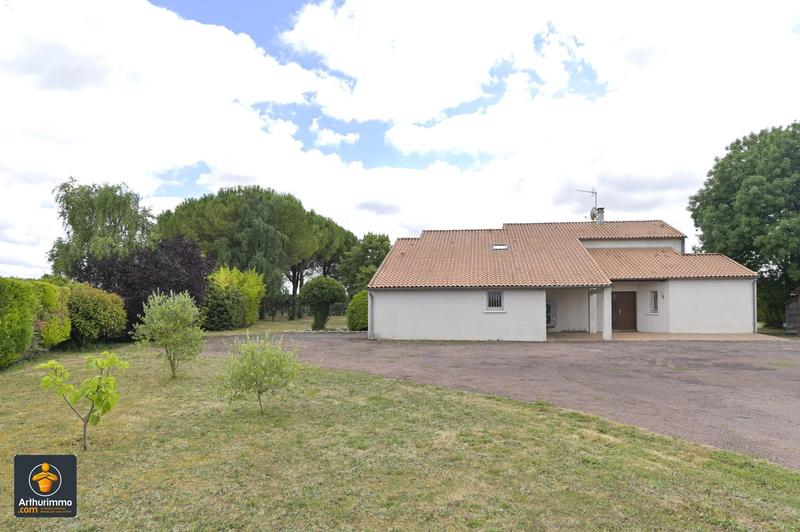 Maison - 236 m² - 7 pièces