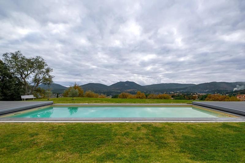 Villa - 252 m² - 9 pièces