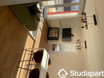 Chambre - 11 m² - 1 pièce