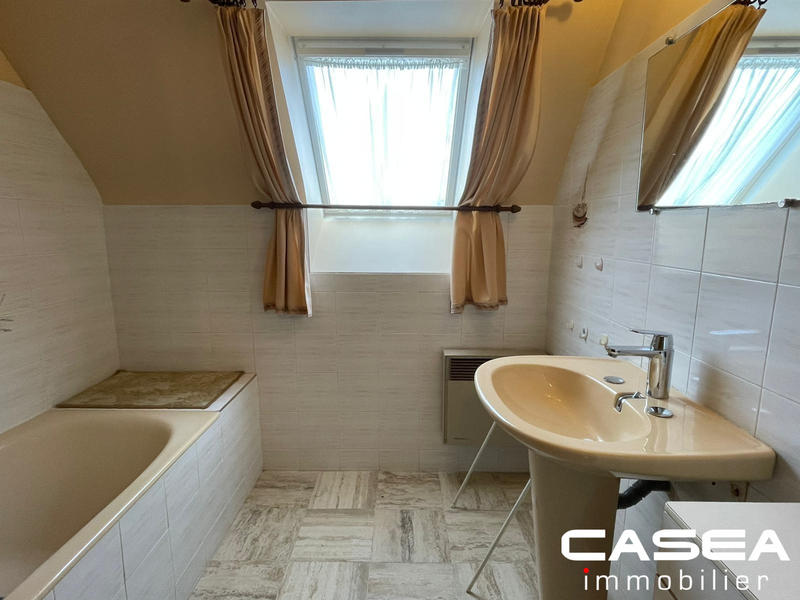 Maison traditionnelle - 160 m² - 6 pièces