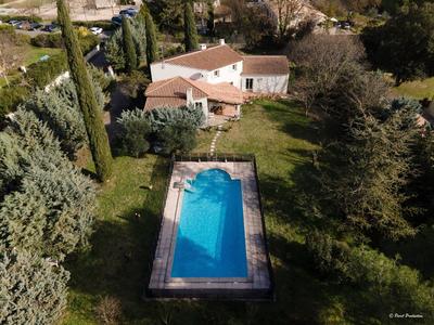 Villa - 236 m² - 8 pièces