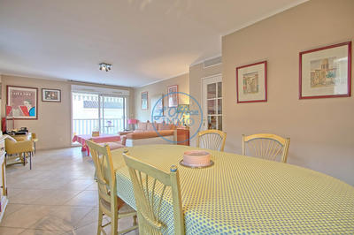 Appartement - 85 m² - 4 pièces